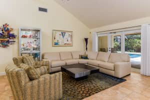 2877 Hampton Cir W, Delray Beach, FL 33445, Sold 11/29/17