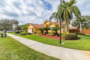 841 SW 126th Way, Davie, FL 33325, Sold 04/21/17