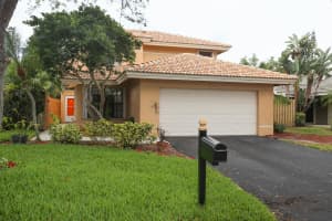 4122 NW 2nd St, Delray Beach, FL 33445, Sold 03/24/17