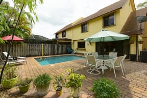 1055 Raintree Dr, Palm Beach Gardens, FL 33410, Sold 04/28/17