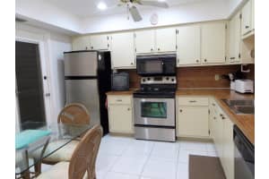 7 Ridge Pointe Dr, Boynton Beach, FL 33435, Sold 04/13/17