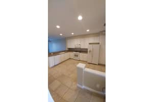 1033 Pinewood Lake Ct, Greenacres, FL 33415, Sold 05/17/17