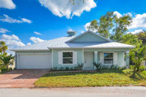 1016 SW 37th St, Palm City, FL 34990, Sold 04/19/17