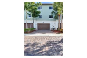 64 NW 7th St, Boca Raton, FL 33432, Sold 05/05/17