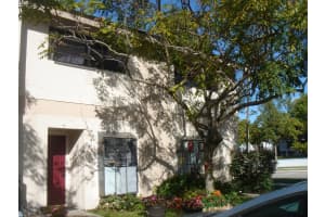 2700 S Oakland Forest Dr, Oakland Park, FL 33309, Sold 04/24/17