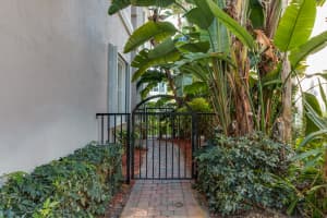 150 Las Brisas Cir, Hypoluxo, FL 33462, Sold 04/21/17