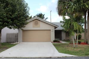 5820 Strawberry Lakes Cir, Lake Worth, FL 33463, Sold 05/25/17