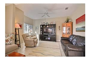 528 7th Square SW, Vero Beach, FL 32962, Sold 05/26/17