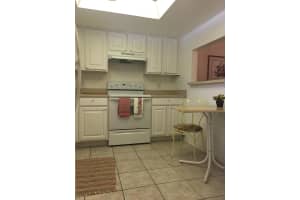 400 18th St APT B2, Vero Beach, FL 32960, Sold 07/12/17