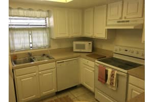 400 18th St APT B2, Vero Beach, FL 32960, Sold 07/12/17