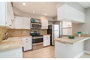 903 Sandtree Dr, Palm Beach Gardens, FL 33403, Sold 04/01/17