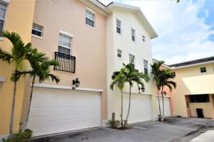 1035 W Heritage Club Cir, Delray Beach, FL 33483, Sold 05/12/17