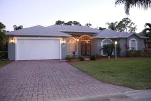 4045 Chablis St SW, Vero Beach, FL 32968, Sold 08/08/17