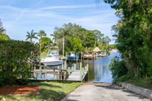 972 SW Catalina St, Palm City, FL 34990, Sold 05/15/17