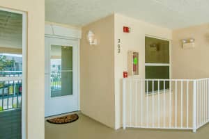 670 E Lake Jasmine Cir, Vero Beach, FL 32962, Sold 05/26/17