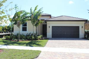 2160 SE 2nd St, Homestead, FL 33033, Sold 05/31/17