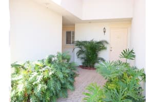520 7th Square SW, Vero Beach, FL 32962, Sold 05/17/17