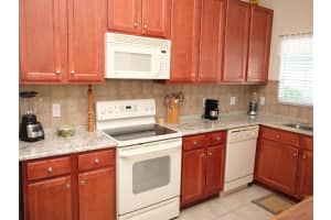 520 7th Square SW, Vero Beach, FL 32962, Sold 05/17/17