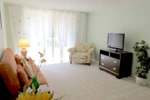 470 Executive Center Dr, West Palm Beach, FL 33401, Sold 05/30/17