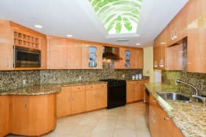 300 SE 5th Ave # 1170, Boca Raton, FL 33432, Sold 04/24/18