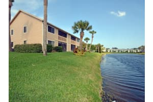 5825 Marina Dr, Sebastian, FL 32958, Sold 05/10/17