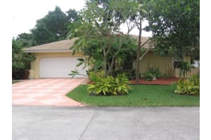 7040 NW 2nd Terrace, Boca Raton, FL 33487, Sold 05/30/17
