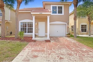 8669 Binghamton Ave, Boynton Beach, FL 33436, Sold 05/30/17