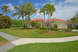 2215 55th Square, Vero Beach, FL 32966, Sold 05/24/17