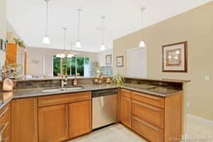 1074 Pinewood Lake Ct, Greenacres, FL 33415, Sold 06/16/17