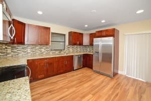 8212 Pine Dr, Tamarac, FL 33321, Sold 07/14/17