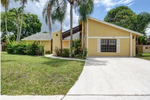 152 Roy Ct Cir, Royal Palm Beach, FL 33411, Sold 06/13/17