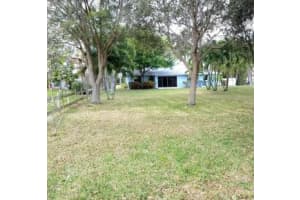 5162 N Palm Way, Lake Worth, FL 33463, Sold 06/30/17