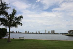 2936 Lake Shore Dr, Riviera Beach, FL 33404, Sold 09/28/17