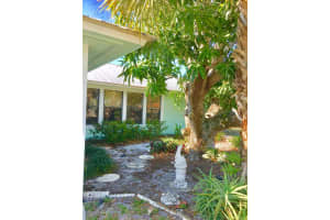 8193 SE Cumberland Cir, Hobe Sound, FL 33455, Sold 07/12/17