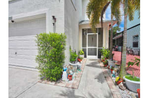 6212 Lottie Ln, Lake Worth, FL 33462, Sold 09/22/17