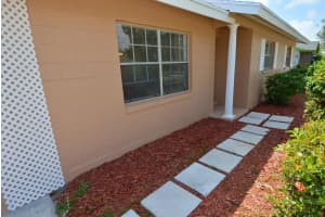114 Devonshire Dr, Fort Pierce, FL 34946, Sold 11/27/17