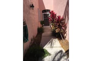 252 Coral Trace Ct, Delray Beach, FL 33445, Sold 07/27/17