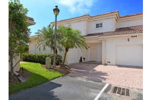 544 7th Square SW, Vero Beach, FL 32962, Sold 08/04/17