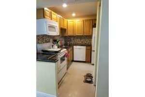 425 Executive Center Dr, West Palm Beach, FL 33401, Sold 07/07/17