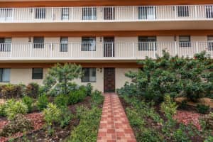 7370 S Oriole Blvd, Delray Beach, FL 33446, Sold 08/01/17