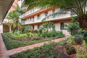 7370 S Oriole Blvd, Delray Beach, FL 33446, Sold 08/01/17