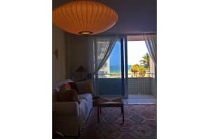 465 Ocean Dr, Miami Beach, FL 33139, Sold 09/25/17