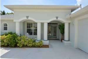 8202 SE Cumberland Cir, Hobe Sound, FL 33455, Sold 08/08/17