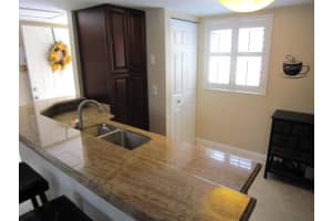 1060 Lake Shore Dr, West Palm Beach, FL 33403, - MLS#R10339097