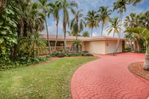 MLS# R10340375, Miami Lakes, Florida 33014