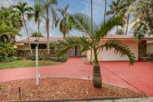 MLS# R10340375, Miami Lakes, Florida 33014