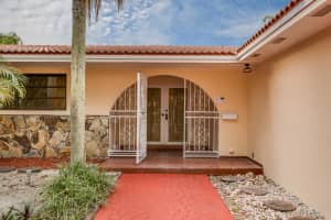 MLS# R10340375, Miami Lakes, Florida 33014