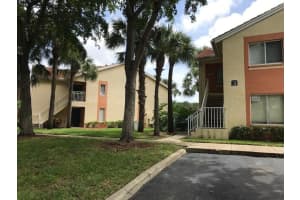 1052 The Pointe Dr, West Palm Beach, FL 33409, Sold 08/02/17