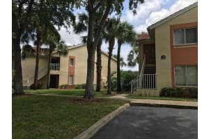 1052 The Pointe Dr, West Palm Beach, FL 33409, Sold 08/02/17