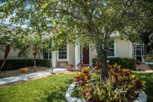 5595 West 1st Square SW, Vero Beach, FL 32968, Sold 08/31/17